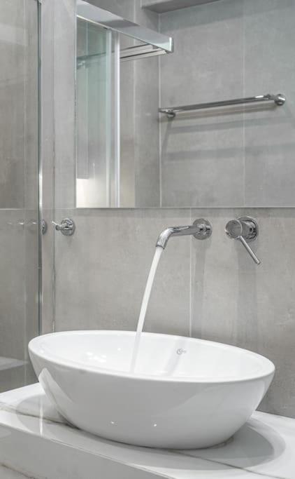 Modernised Athenian Apartment /W 2Br & 2Ba Kültér fotó